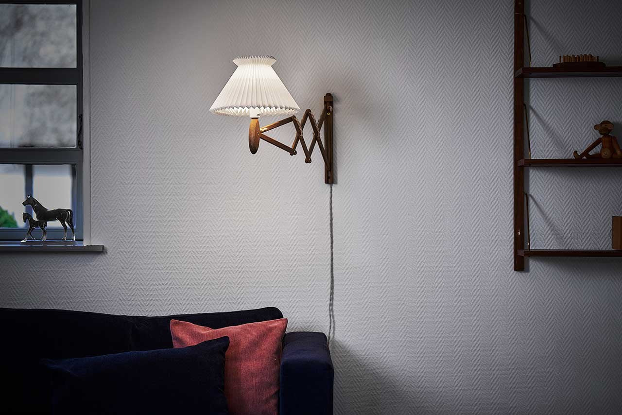 LeKlint224_Sax_anniversary_wall_lamp_smokedoak_lampshade6_17_lifestyle1